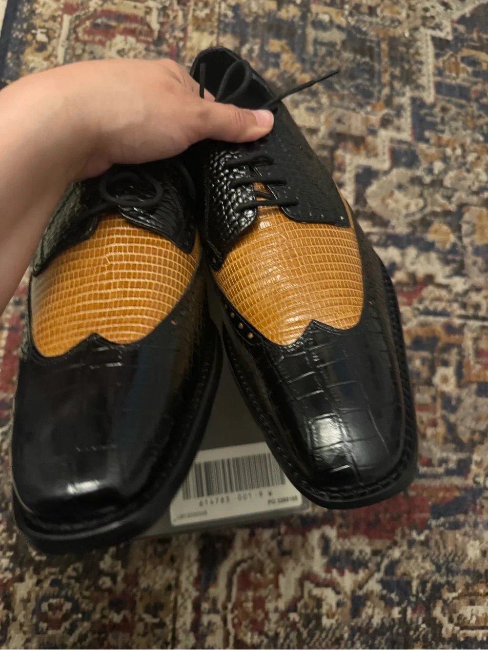 NWT Men’s Stacy Adams Croc-Textured Leather Wingtip Oxfords in Black/Tan